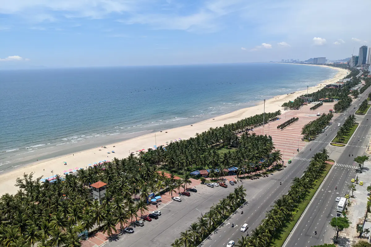 Biển Đà Nẵng: tắm ở Mỹ Khê, ngắm cảnh ở Sơn Trà và Nam Ô