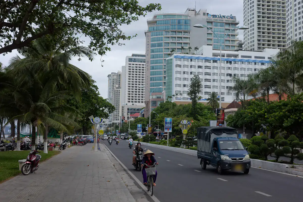 Đi lại ở Nha Trang: đi bộ, gọi xe, taxi và xe buýt