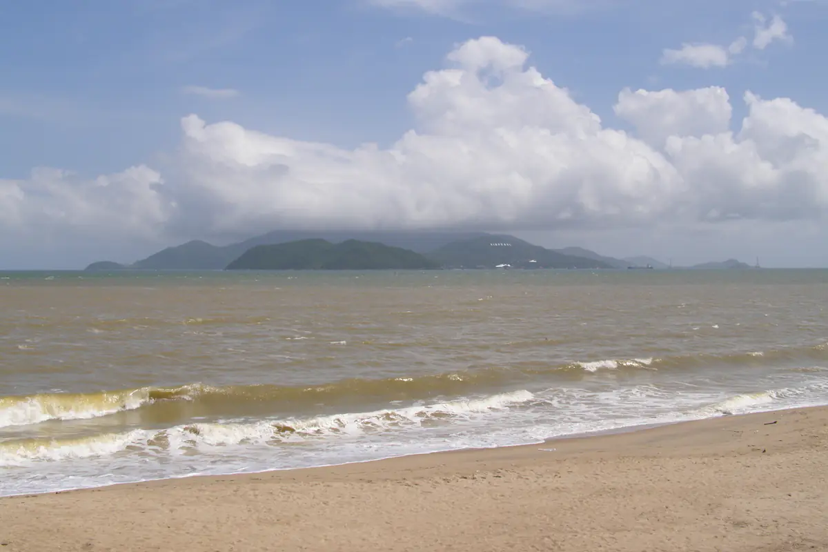 Thời tiết Nha Trang tháng 10: nhịp mưa, biển và cách xếp lịch linh hoạt
