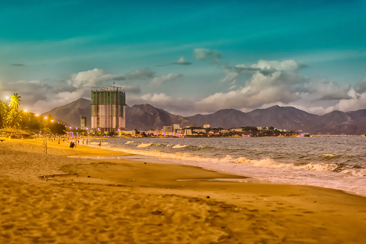 Thời tiết Nha Trang tháng 12: gió bấc, biển mát và mùa lễ cuối năm