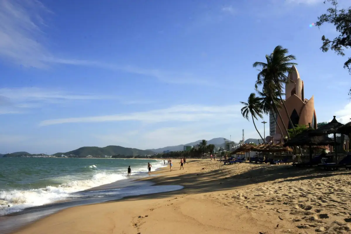 Thời tiết Nha Trang tháng 2: mưa ít, nắng lên, biển dịu dần