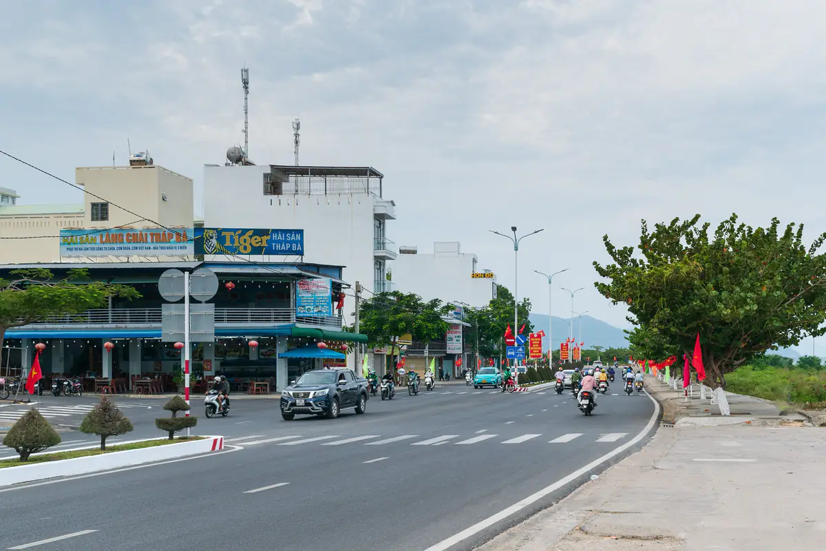 Thuê xe máy ở Nha Trang: giá thuê, bằng lái và cách nhận xe