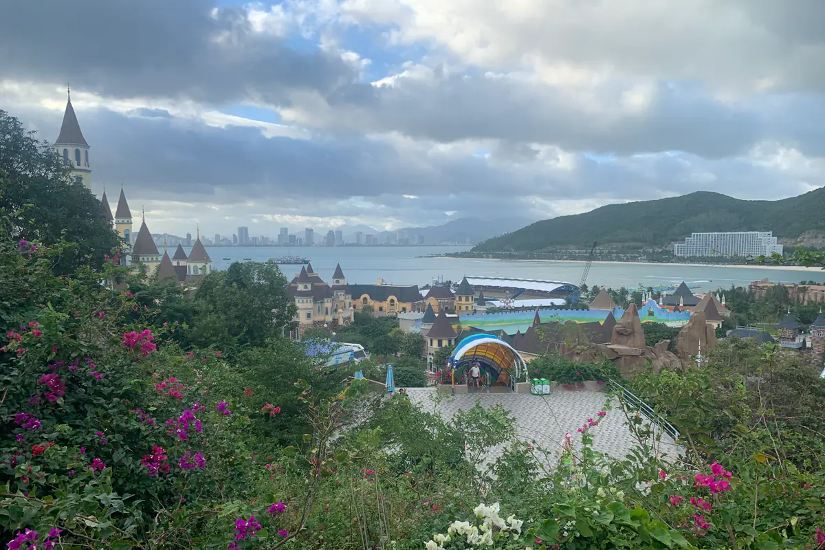 VinWonders Nha Trang: một ngày trên đảo Hòn Tre, từ tấm vé đến Tata Show